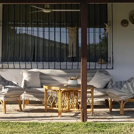 Theros, Garden And Sea Holiday home *